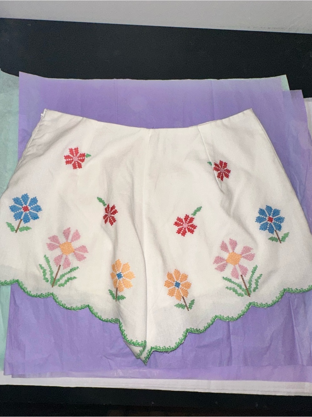 Amable by Mable Embroidered Scallop Shorts - Picture 5 of 7